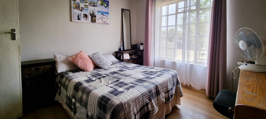 5 Bedroom Property for Sale in Hartbeespoort Rural North West